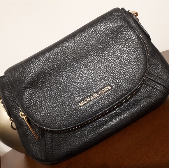 Designer purse - MK - Picture 1 of 15